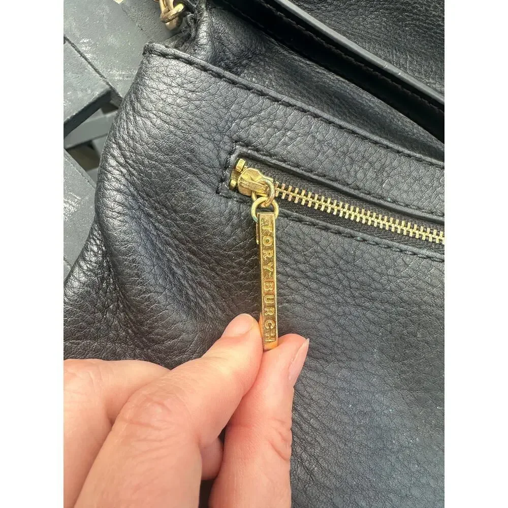 Tory Burch Amanda Black Pebbled Leather Gold Crossbody Shoulder Bag Clutch Purse